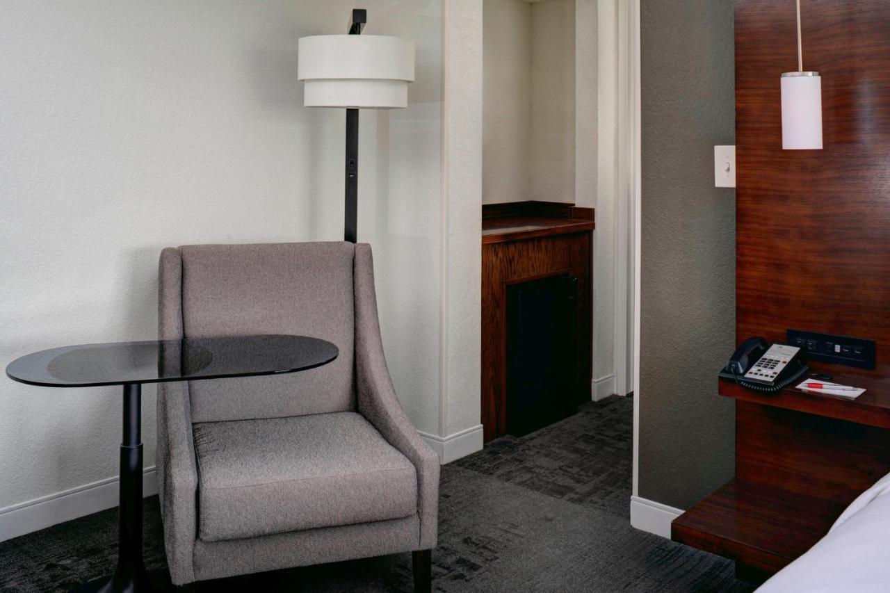 Marriott East Lansing At University Place Kültér fotó